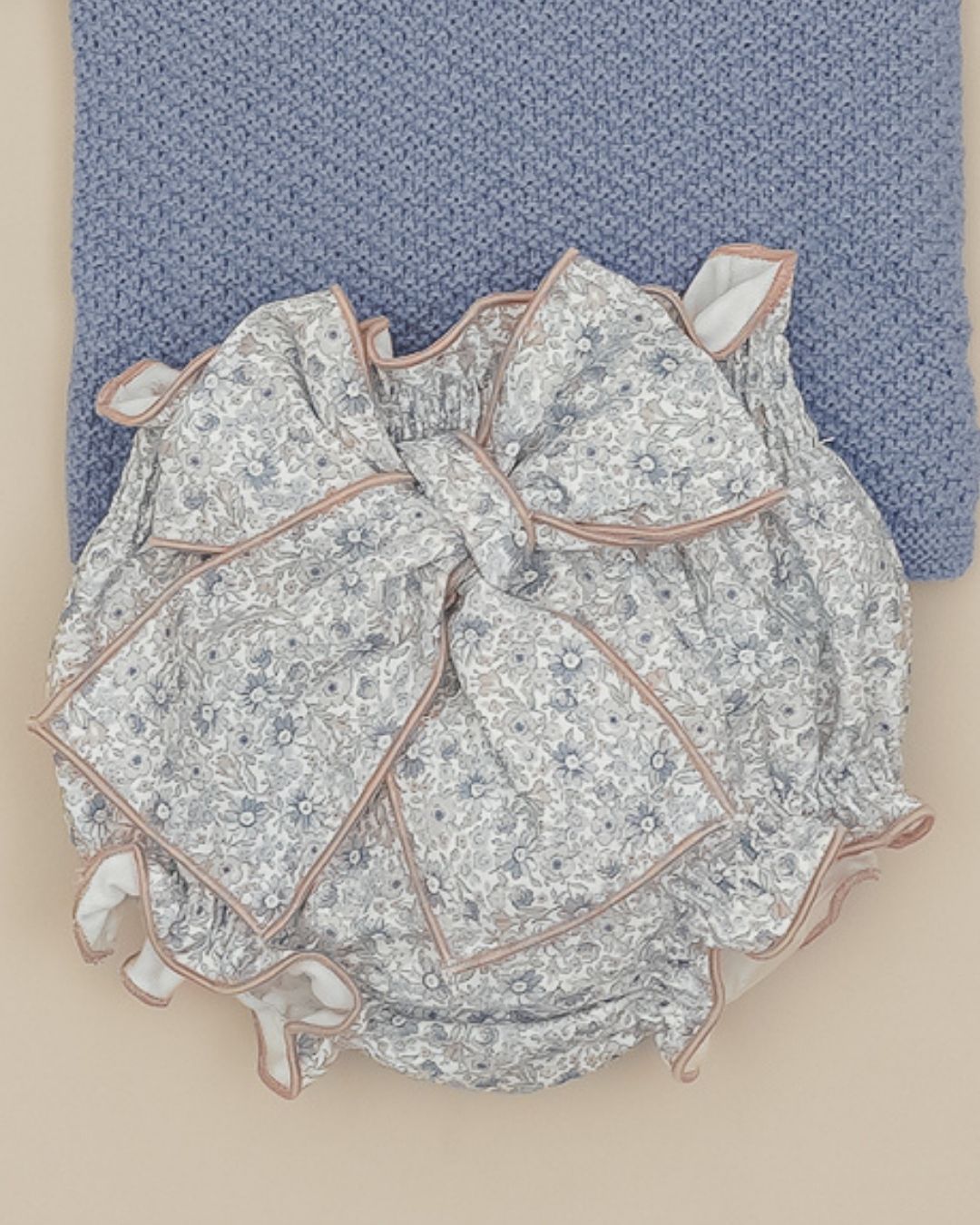 Conjunto Braguita Flores Bruma 💙 Bleu Brume - Pangasa Baby