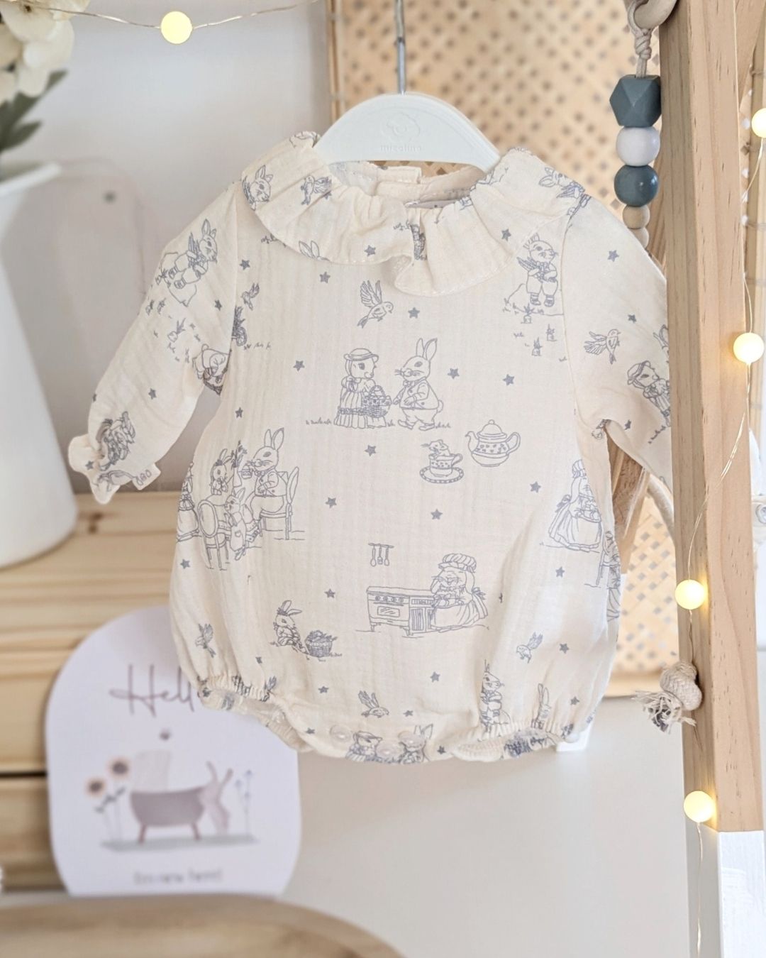 Body Bebé Familia Paola Celeste Cielo - Micolino (Tallaje pequeño)