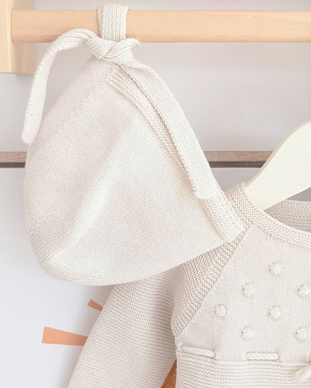 Conjunto Polaina Pompones Navia Beige - Martín Aranda