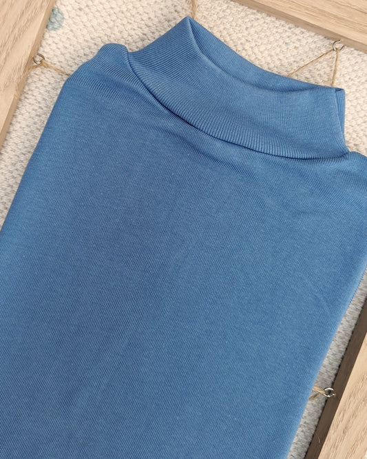 Camiseta semicisne pelito Azulón