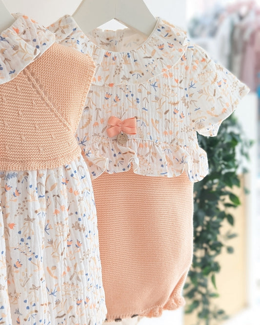 Pelele Cuerpo Tela Flores Melocotón Familia Honey Peach - Pangasa Baby
