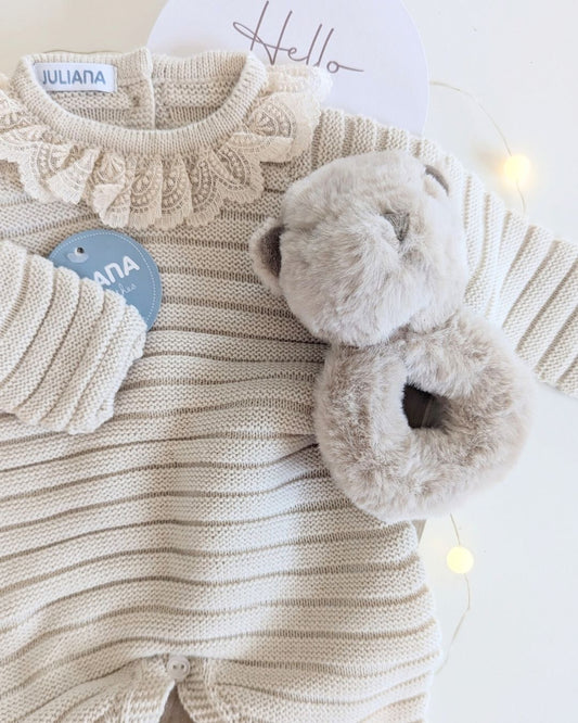 Pelele Bebé Largo Lines Crema 25627 - Colección Sonata de Juliana
