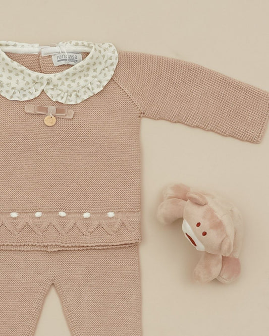 Primera Puesta Cuello Bebé Verde Hoja Flores Arena 🍃 Baby Leaves - Pangasa Baby