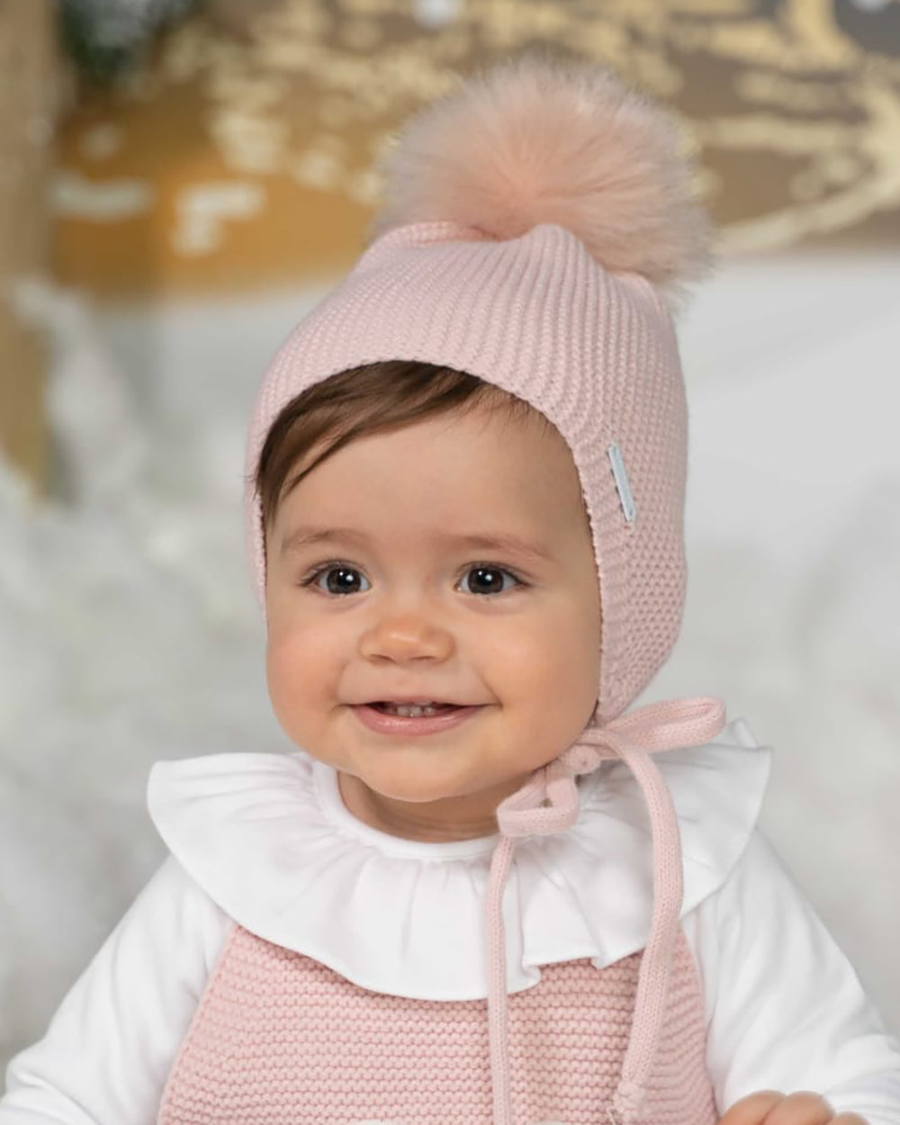 Gorro Orejero Pompón Pelo Rosa Empolvado - Pangasa Baby – Tienda Grumetes  Moda Infantil