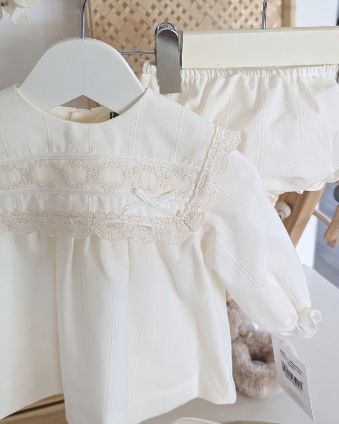 Jesusin Con Capota Familia Audrey Beig 1048MINV-25 - Marta y Paula