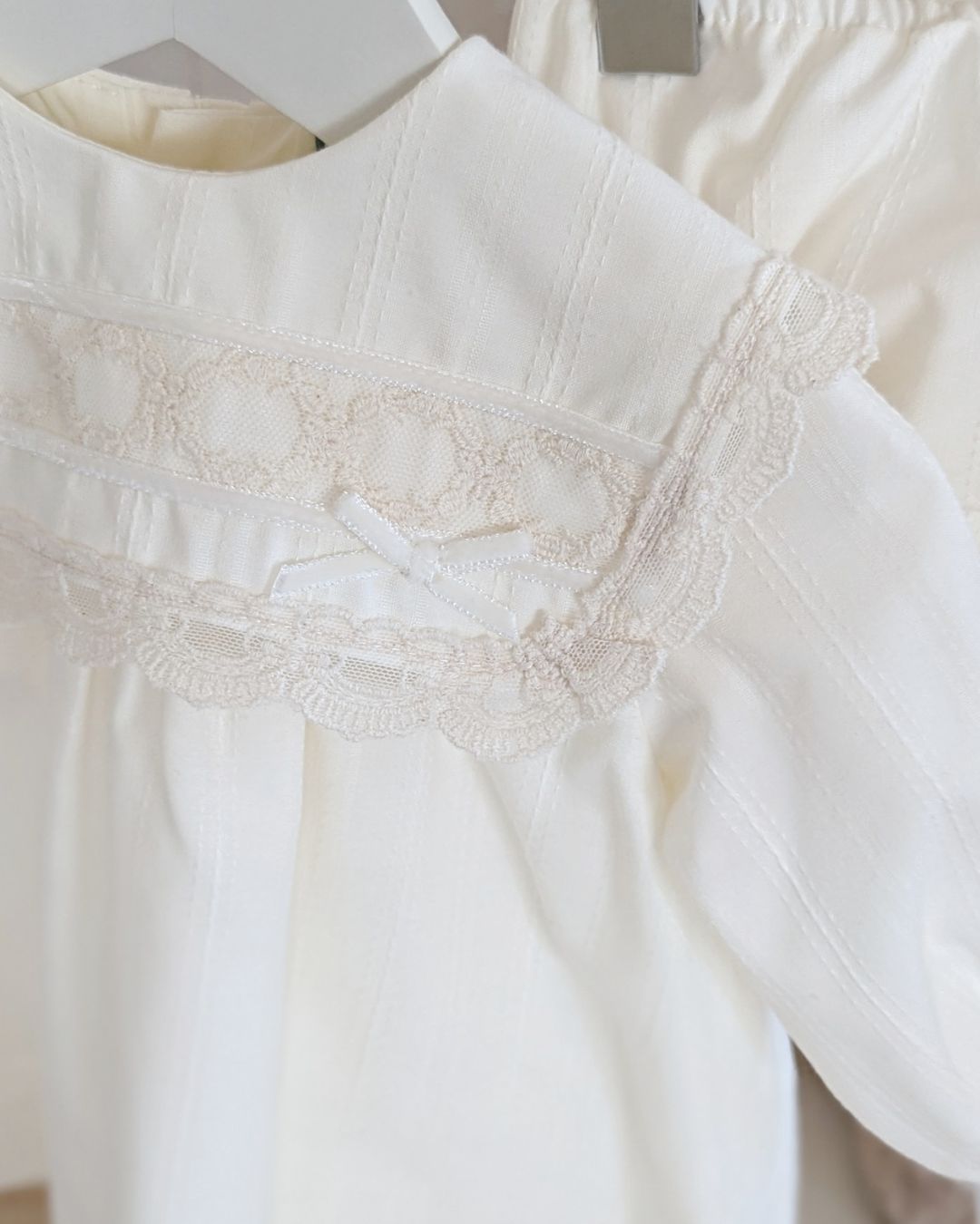 Jesusin Con Capota Familia Audrey Beig 1048MINV-25 - Marta y Paula