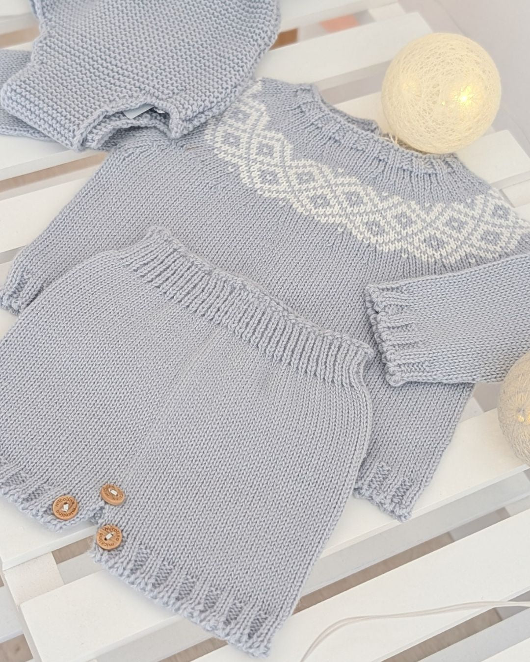 Conjunto Punto Con Gorro Celeste Cielo - Micolino