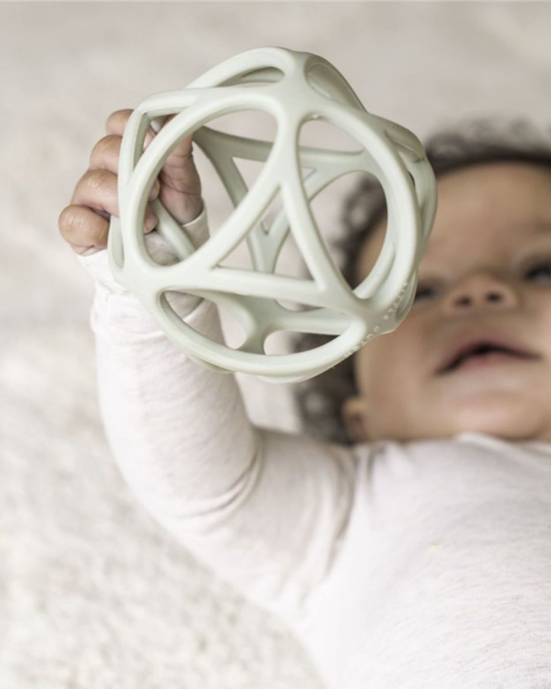 Pelota Sensorial Verde - Little Dutch