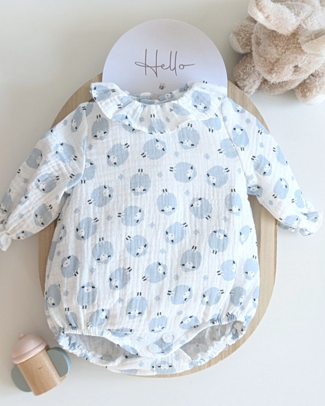 Body Bebé Celeste Cielo Familia Constanza - Micolino (Tallaje pequeño)