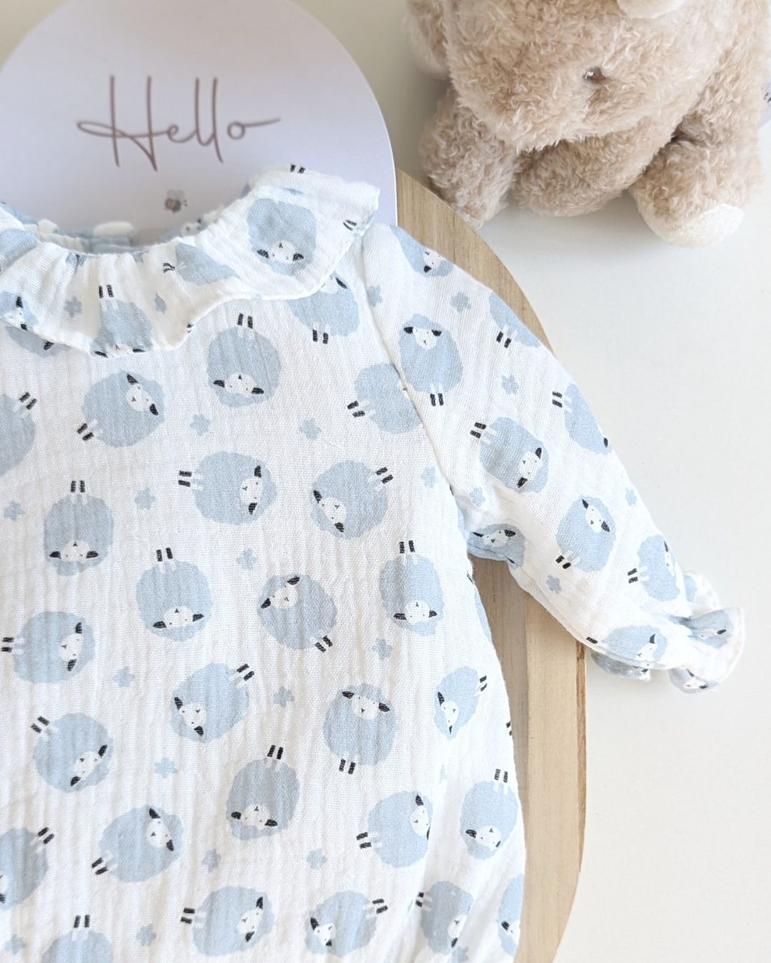 Body Bebé Celeste Cielo Familia Constanza - Micolino (Tallaje pequeño)