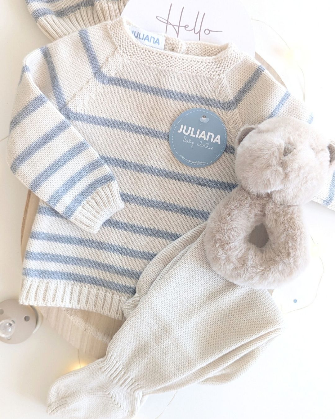 Conjunto Bebé Polaina Rayado Crema y Gris 25546 - Colección Sonata de Juliana