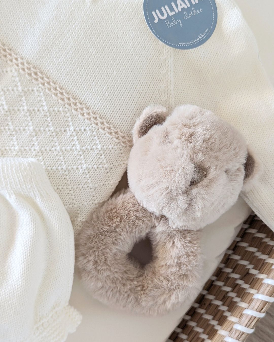 Conjunto Braga Punto Rombos Crudo y Crema - Colección Lienzo de Juliana