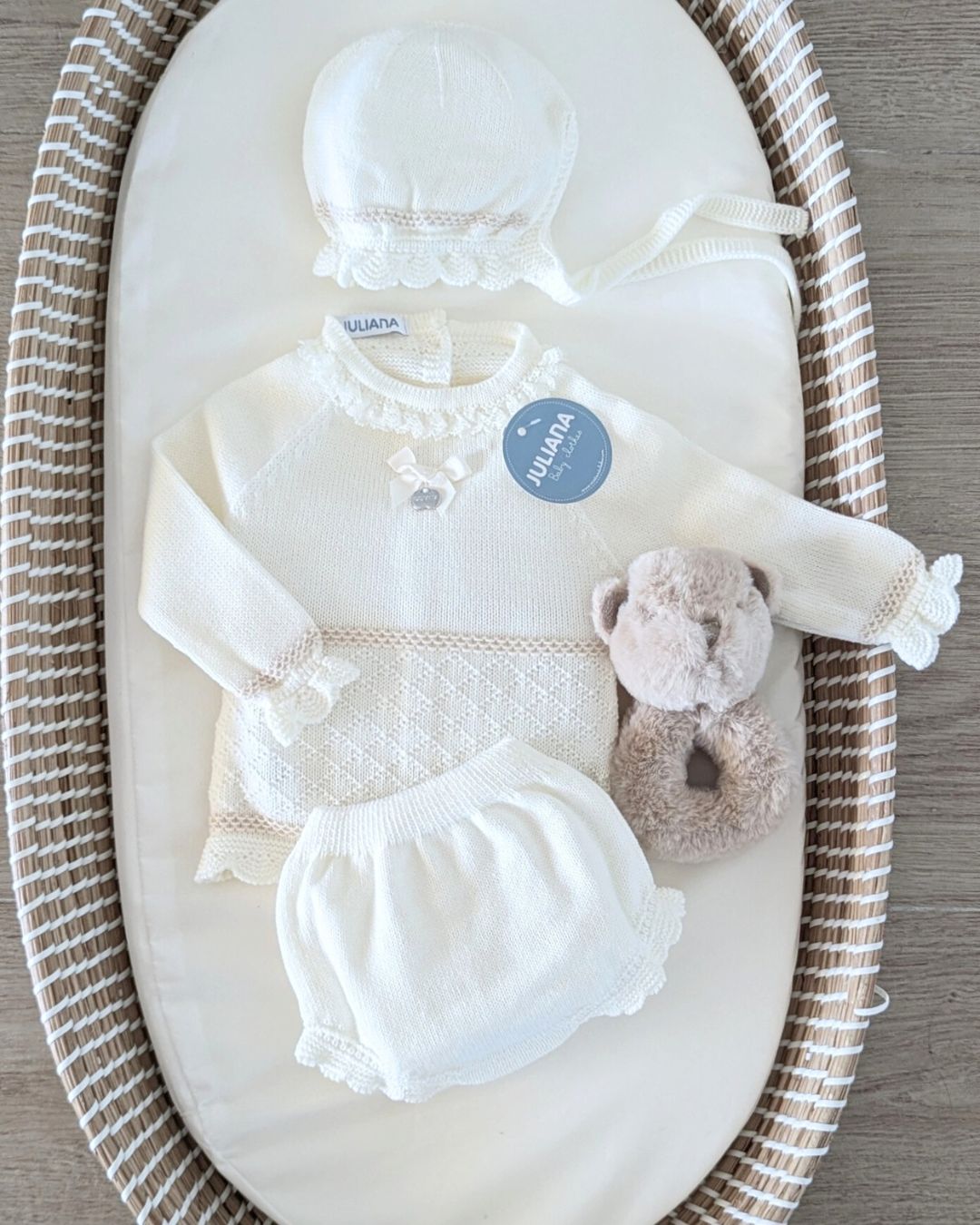 Conjunto Braga Punto Rombos Crudo y Crema - Colección Lienzo de Juliana