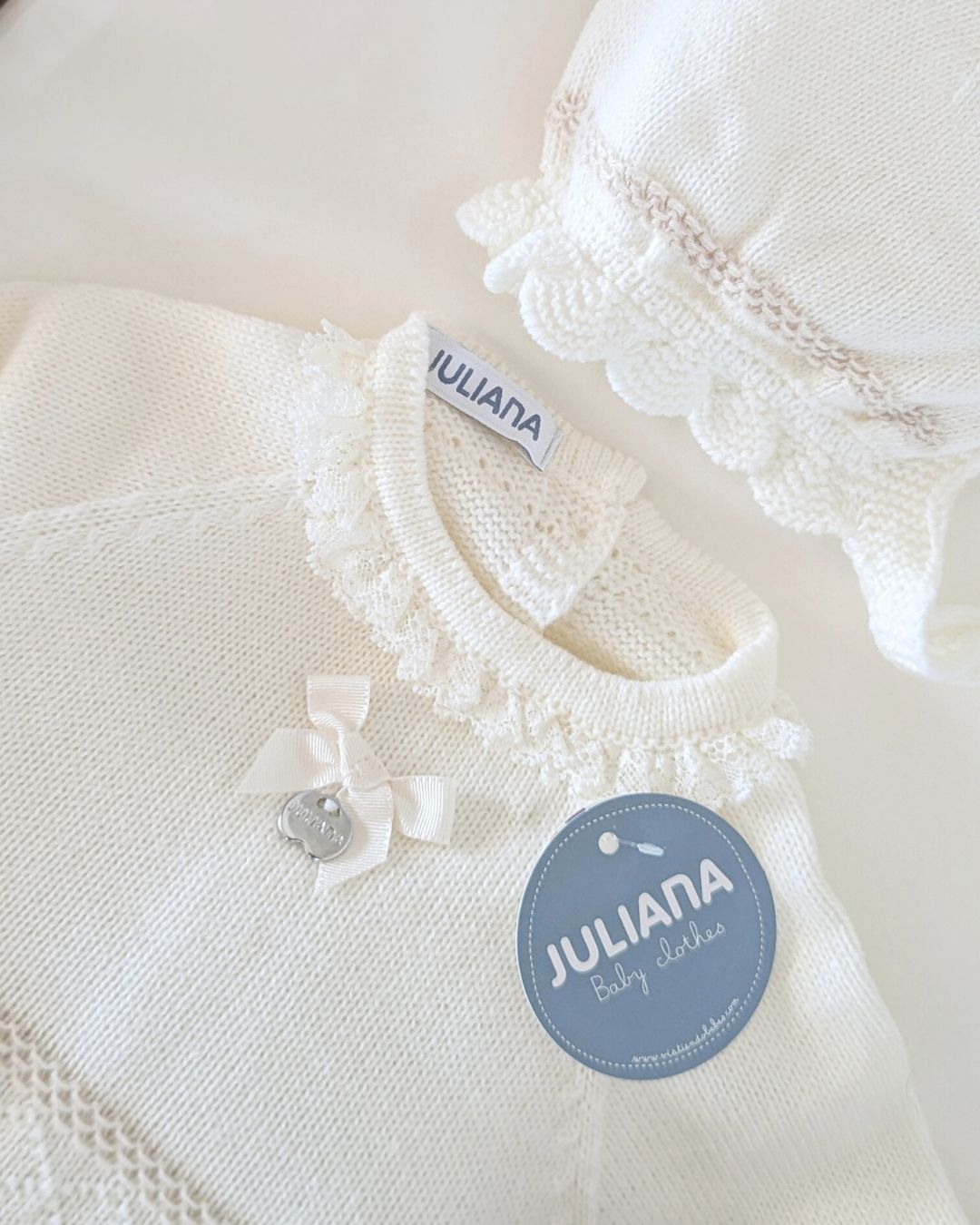 Conjunto Braga Punto Rombos Crudo y Crema - Colección Lienzo de Juliana