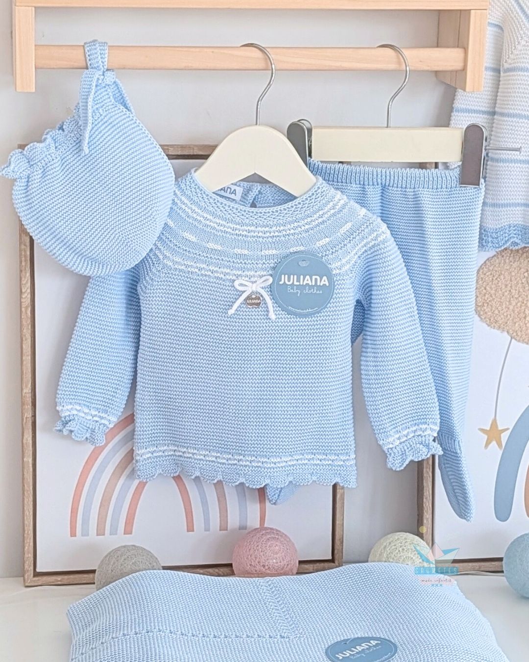 Conjunto bebé polaina Celeste/Blanco 🍯 Colección Miel - Juliana
