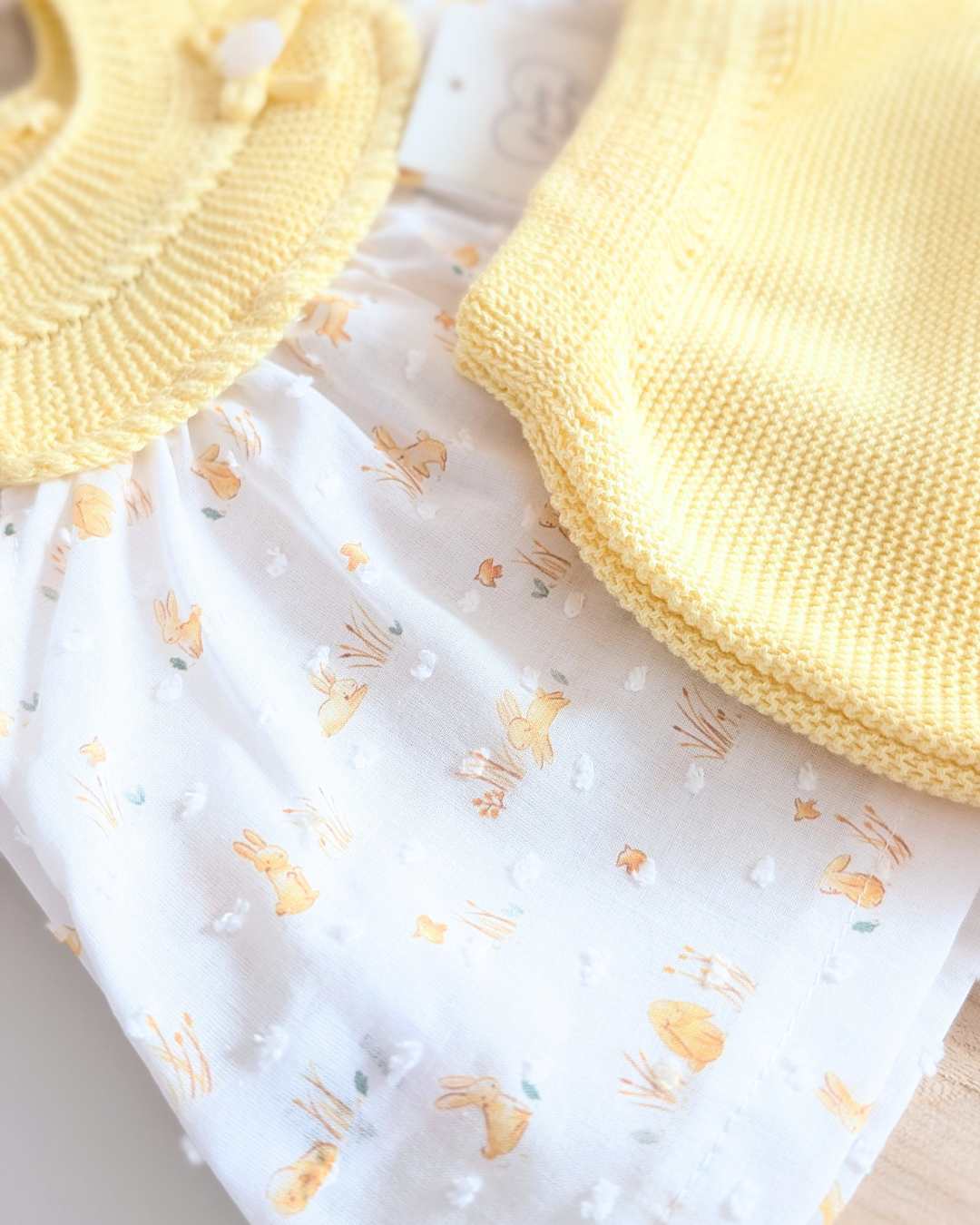 Conjunto Braga y Blusa Conejitos Amarilllo - Primbaby