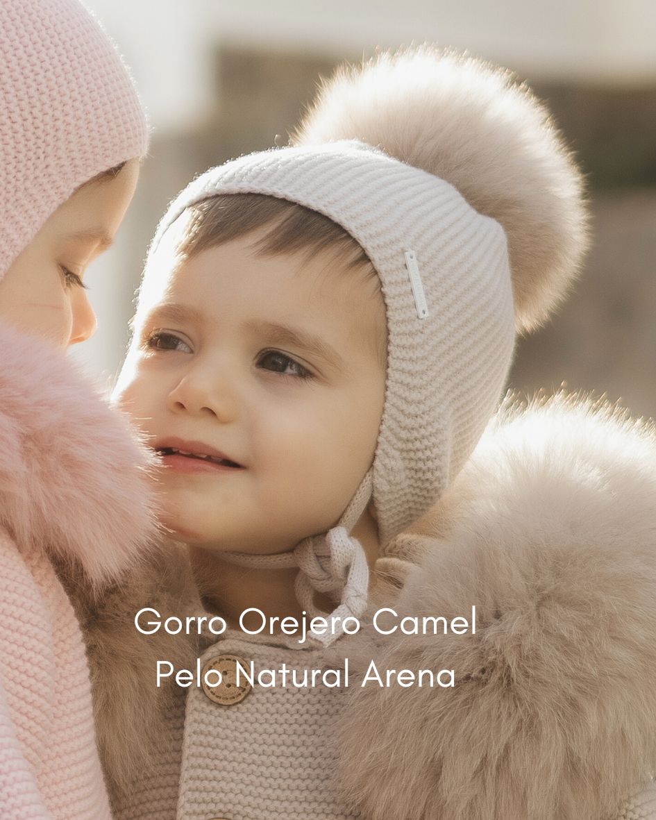 Gorro Orejero Pompón Pelo Camel - Pangasa Baby
