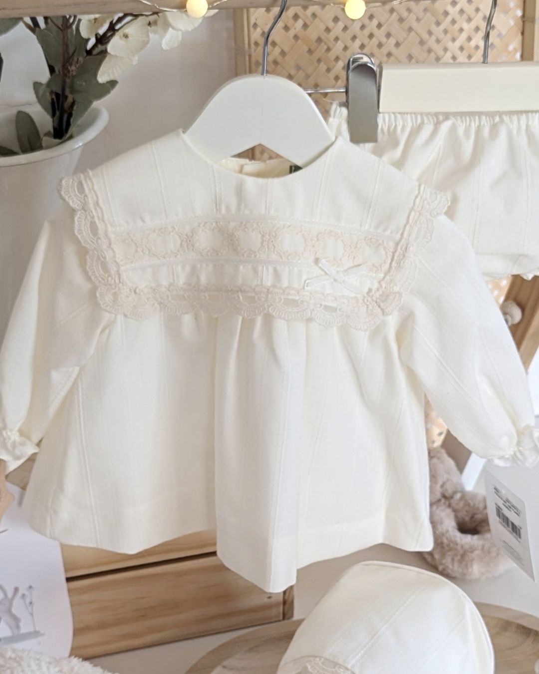 Jesusin Con Capota Familia Audrey Beig 1048MINV-25 - Marta y Paula