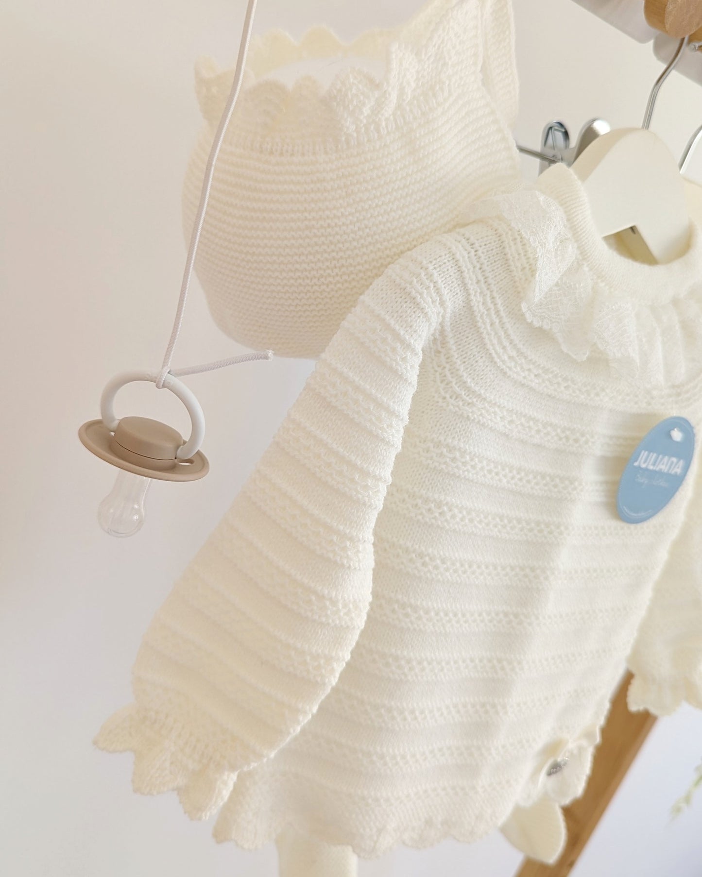 Primera Puesta Puntilla Crudo - Colección Dulzura Juliana