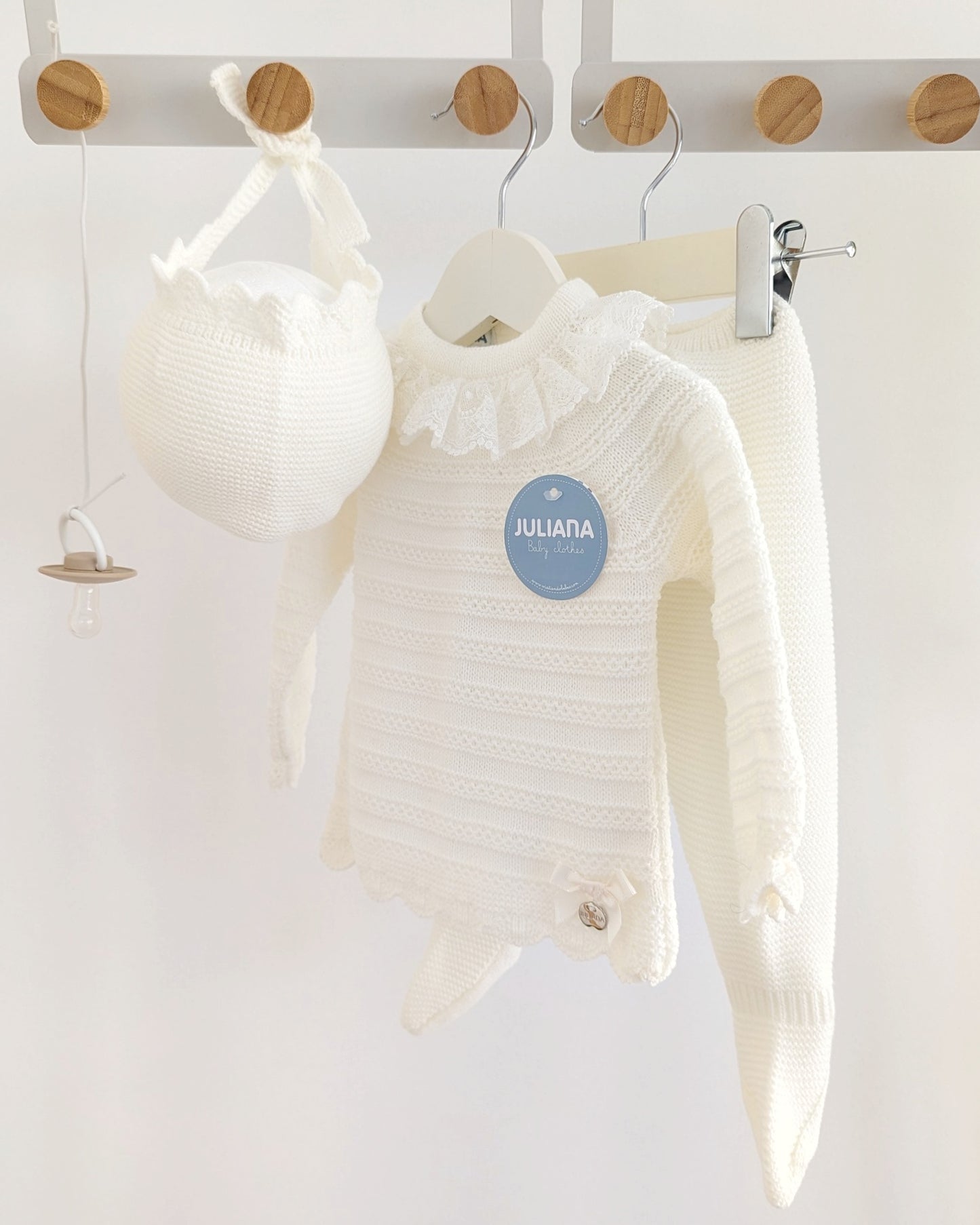 Primera Puesta Puntilla Crudo - Colección Dulzura Juliana