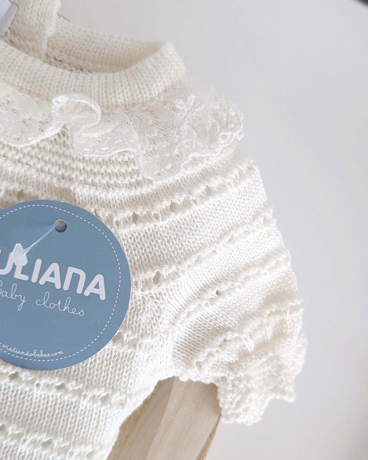 Conjunto Braga Punto Pasacintas Crudo - Colección Etesio de Juliana