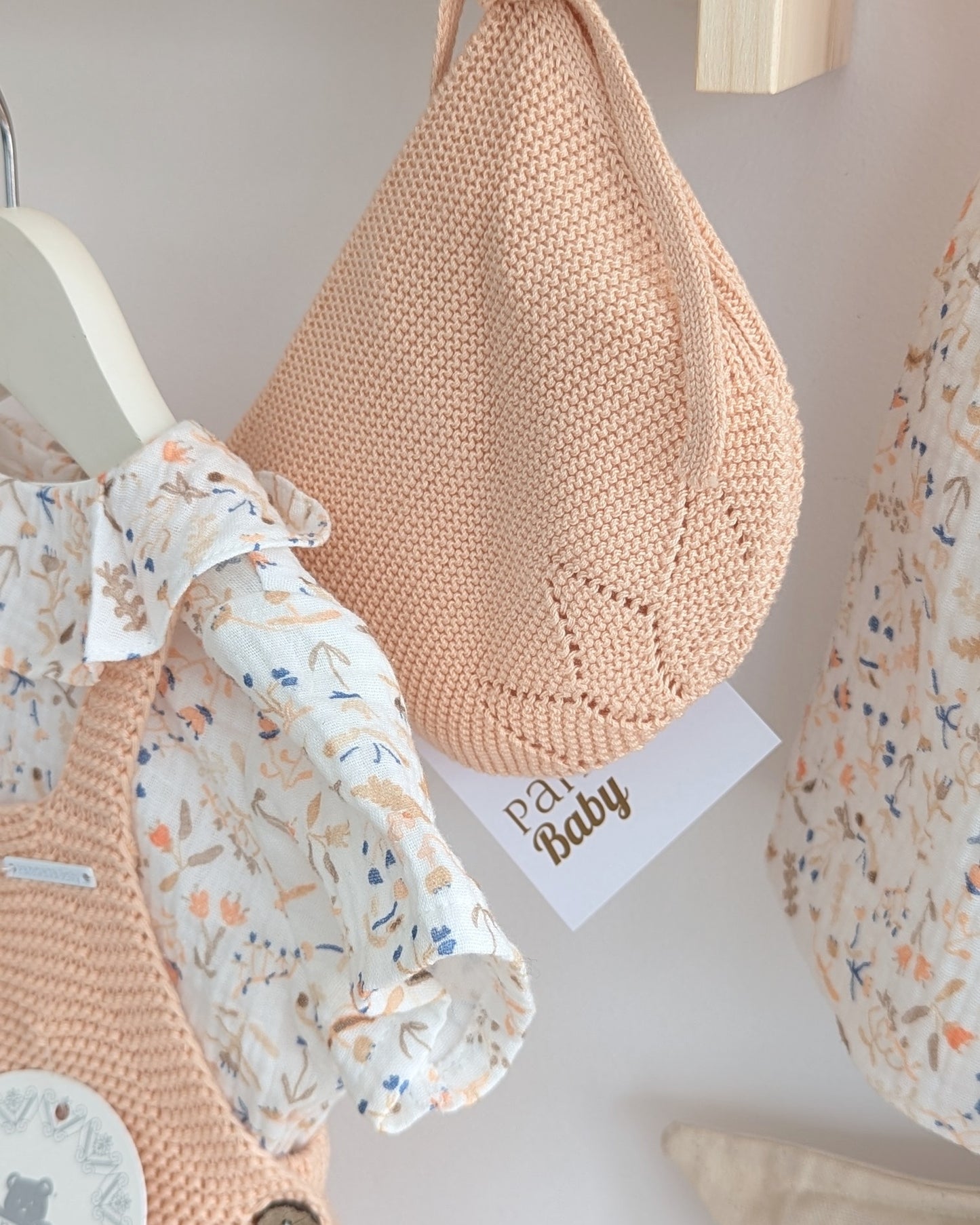 Primera Puesta Cuello Bebé Melocotón Familia Honey Peach - Pangasa Baby