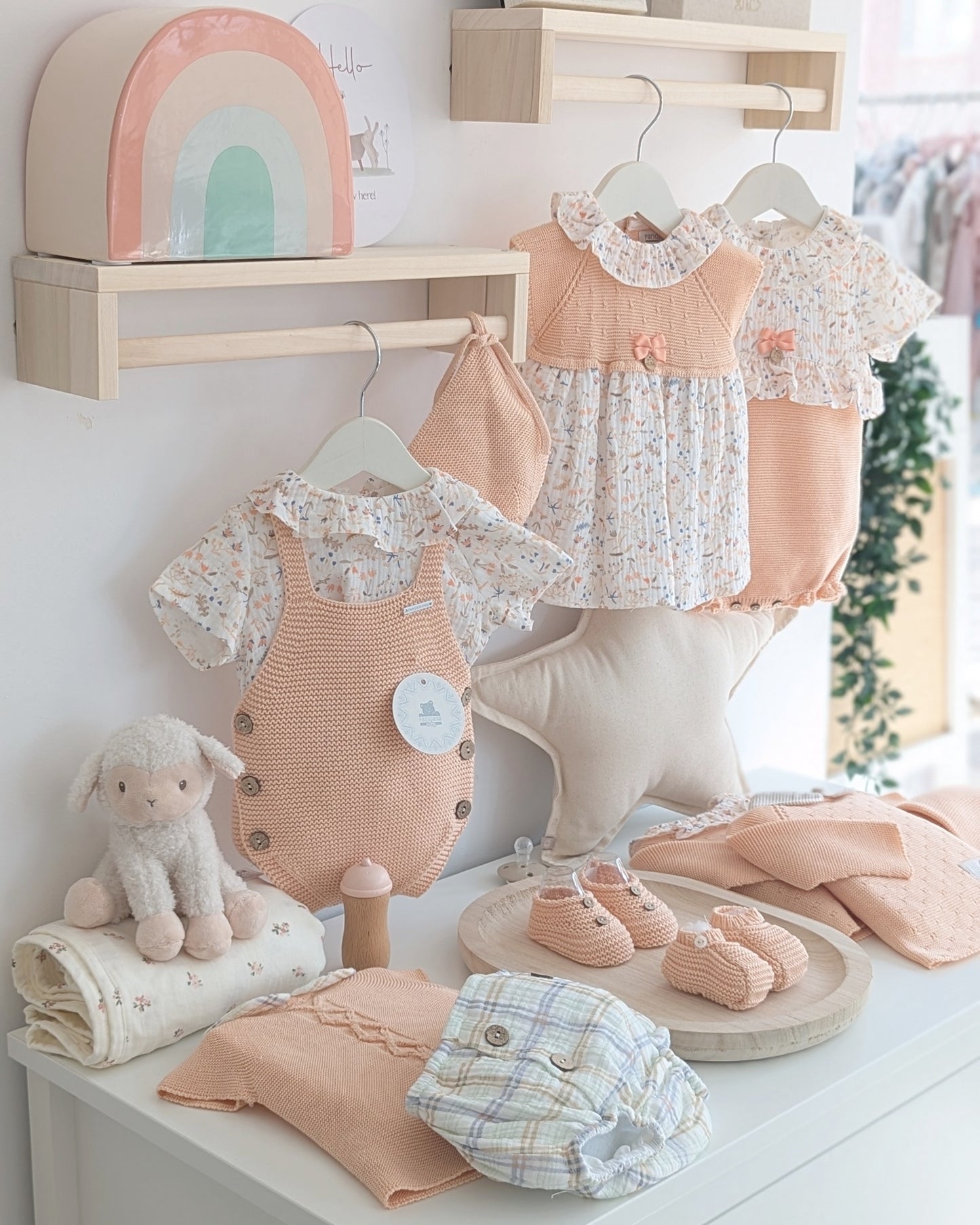 Conjunto Cuello Bebé Cuadros Ranita Melocotón Familia Honey Peach - Pangasa Baby