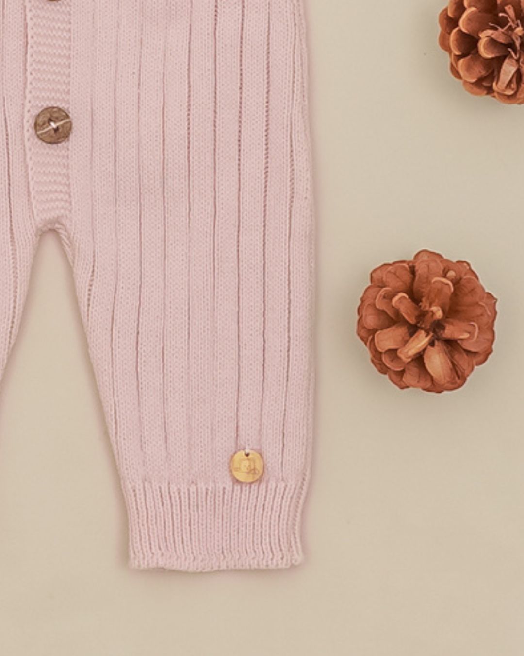 Pelele Punto Largo Volantes Rosa Empolvado - Pangasa Baby