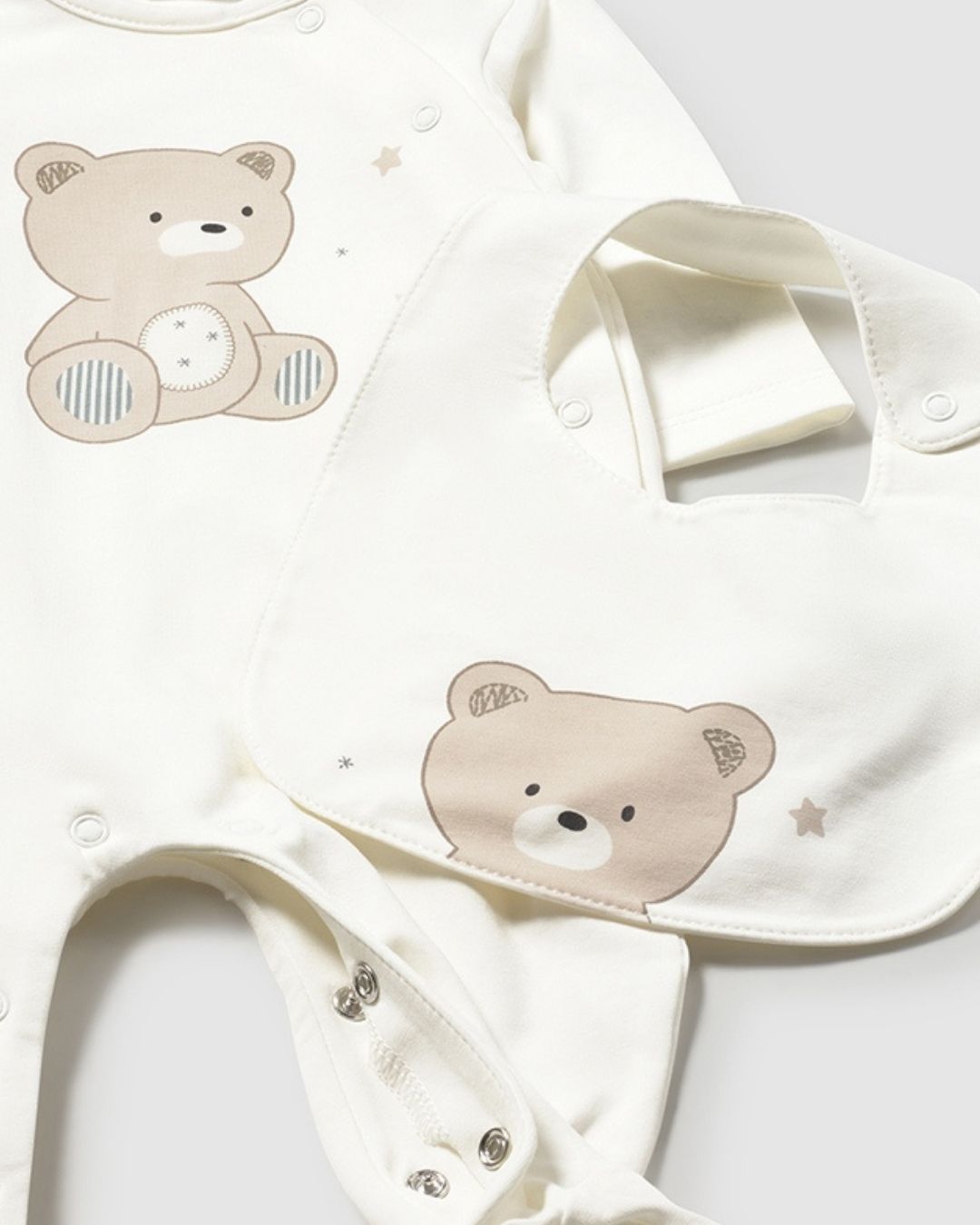 Pelele Unisex con babero Oso Crudo 1714-086 - Mayoral