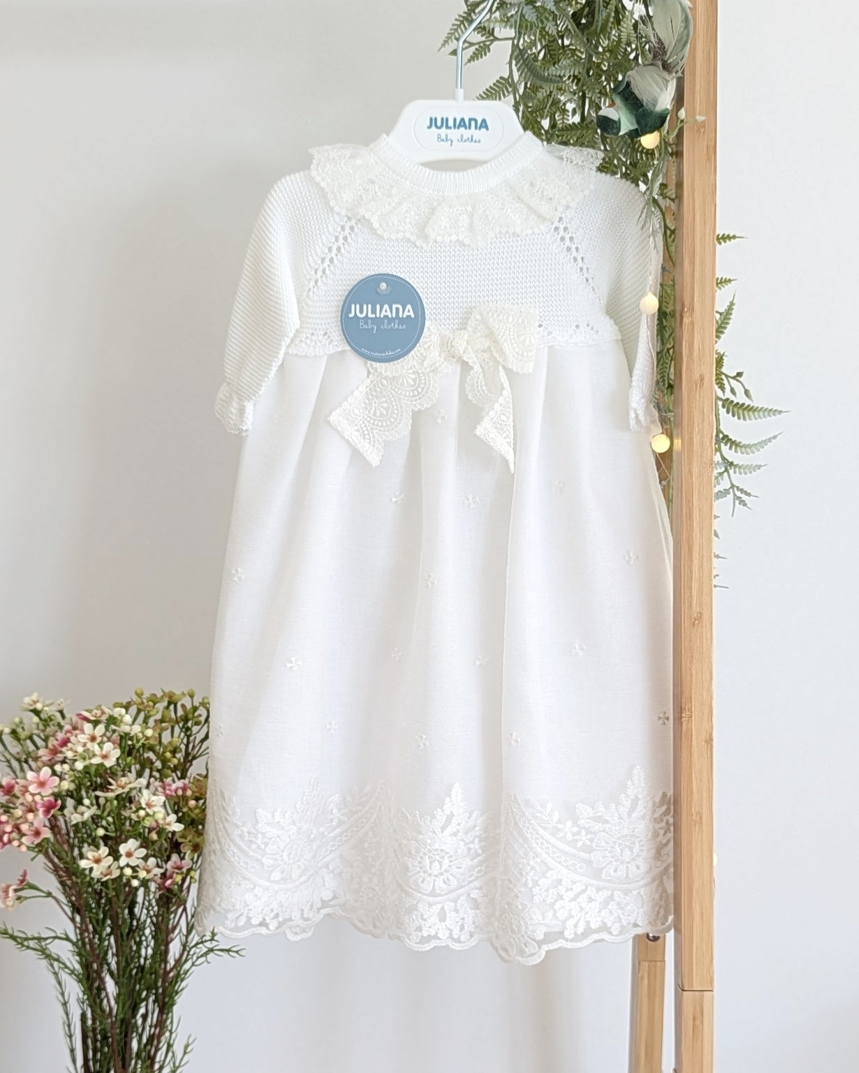 Faldon Lino Con Encaje Blanco - Colección Grecale de Juliana