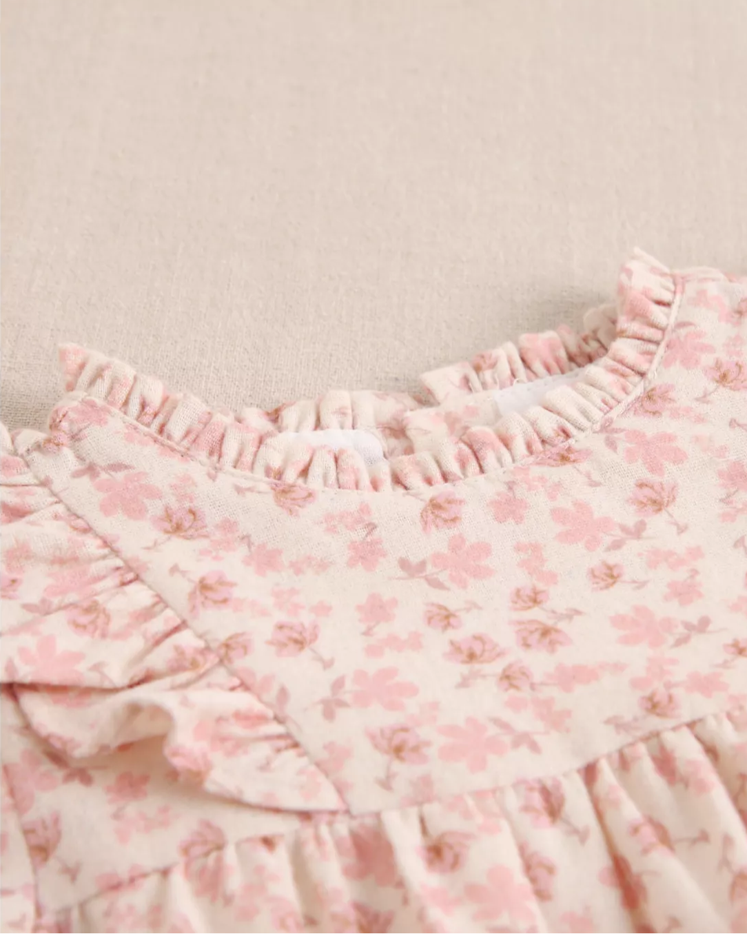 Ranita bebé volantes Colección Valentina - Dadati